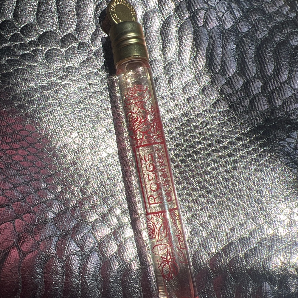 Loc it and rose perfume roller